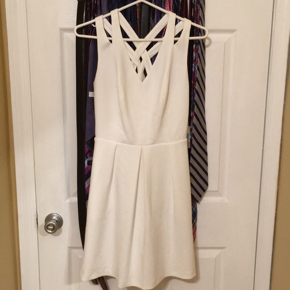 Cece Crisscross Back Dress